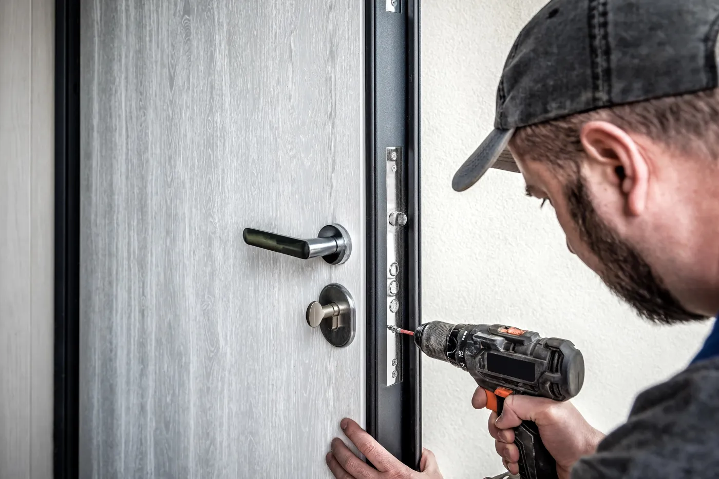 Renfort et blindage d'une porte palière dans une copropriété du 91